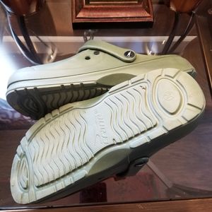 MEN'S CRANE CLOGS SZ. 9-10